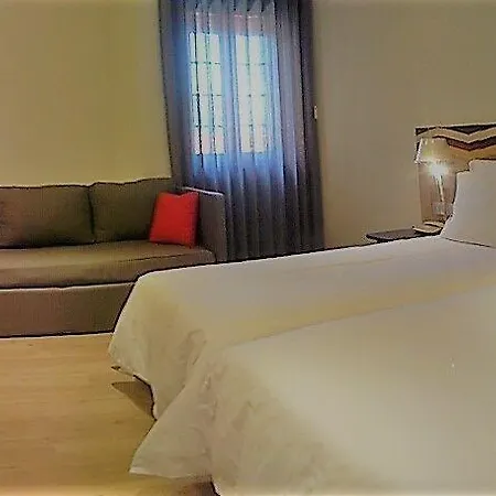 Center By Alboi Group מלון 3*