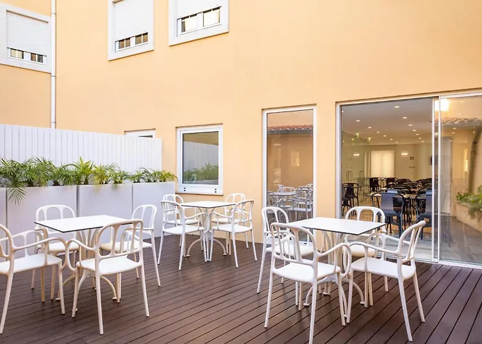 Center By Alboi Group 3*