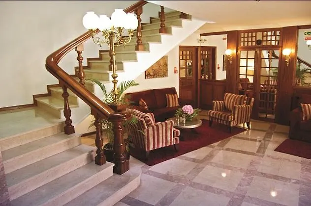 فندق Center By Alboi Group أفيرو