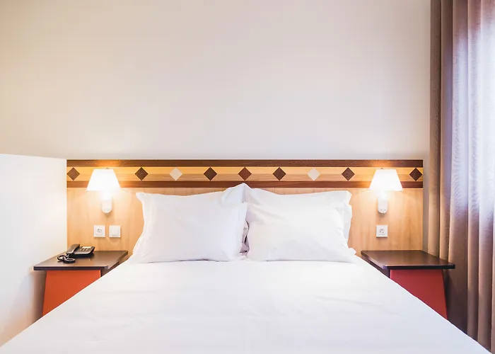 فندق Center By Alboi Group 3*