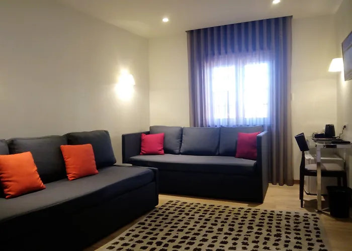 מלון Center By Alboi Group 3*