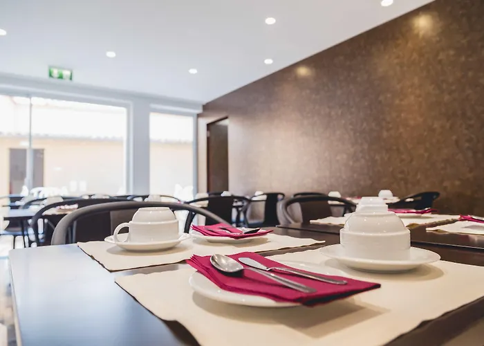 فندق Center By Alboi Group 3*