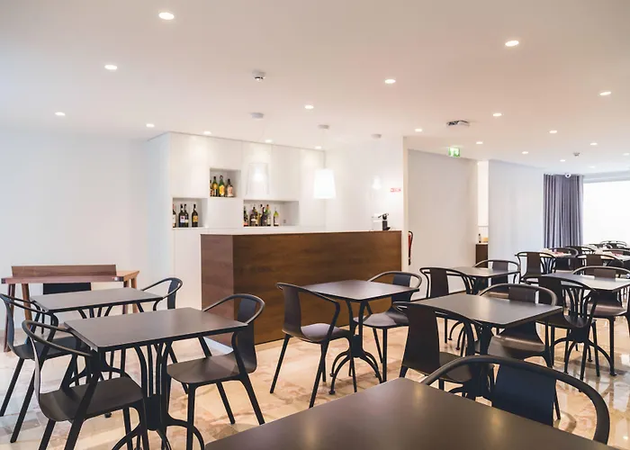 Center By Alboi Group מלון