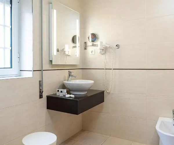 فندق Center By Alboi Group